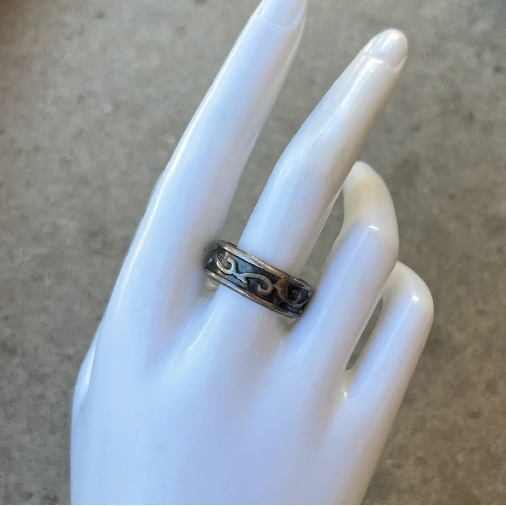 Wave swirl Design Ring Sterling Silver .925 Stamped signed Men’s Sz 9